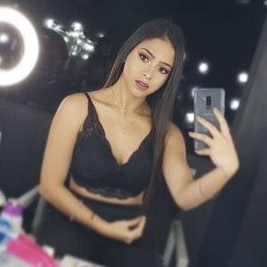 Meet your Posher, Manuela